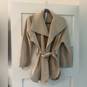 Lululemon Softstreme Belted Jacket XS/S Beige